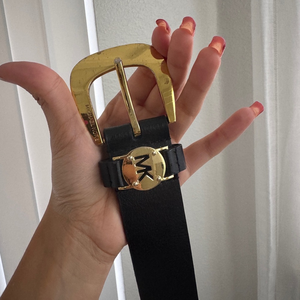Michael Kors Black and Gold Belt with Elegant Buckle